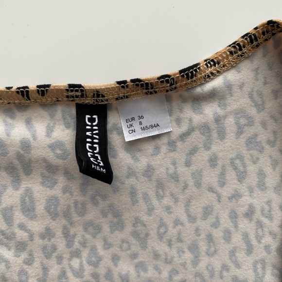 H&M CHEETA DRESS - Picture 5 of 6